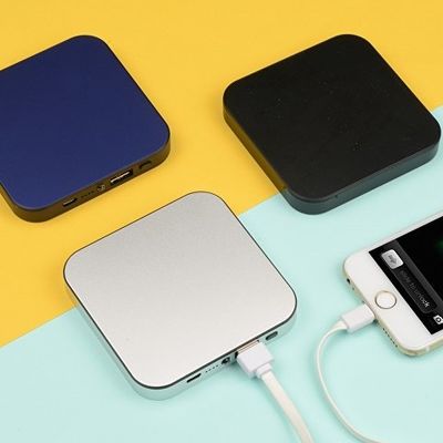 Портативное зарядное устройство на 4000 mAh с литий-полимерной батареей в компактном корпусе из металла, черный