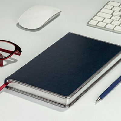 Ежедневник А5 недатированный Chelsea, синий (серебристый кант и срез)