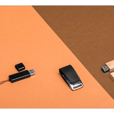 Флеш-карта USB 2.0 16 Gb с магнитным замком Vigo, черный/серебристый