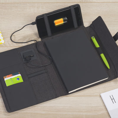 Папка А5 с беспроводным зарядным устройством 4000 mAh и блокнотом softtouch, цвет черный