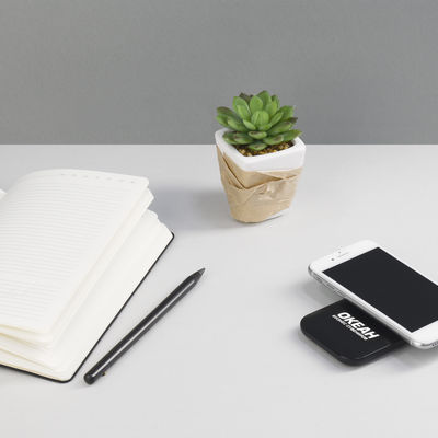 Настольное беспроводное зарядное устройство "Moonlight" c подсветкой логотипа, цвет черный