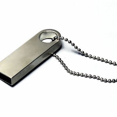 USB 2.0-флешка на 128 Гб с мини чипом и круглым отверстием, серебристый