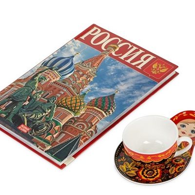 Набор Моя Россия: чайно-кофейная пара Матрешка, хохлома и книга Россия на русском языке