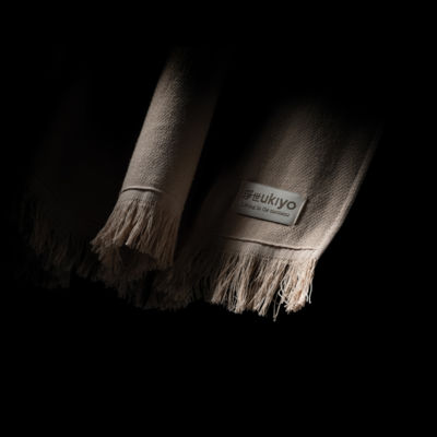 Накидка Ukiyo Keiko из переработанного хлопка AWARE™, 100x180 см