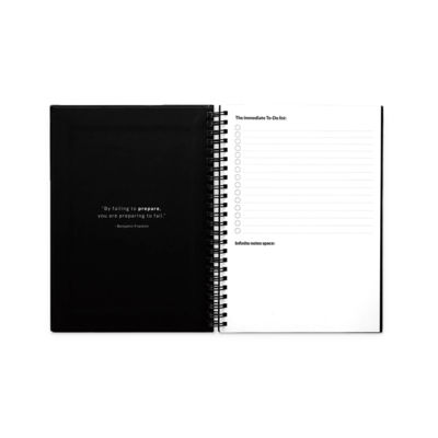НАЧАЛЬНЫЙ НАБОР INFINITE PLANNER A5. В комплект входит A5 "бесконечный дневник", набор для чистки, маркер и держатель для маркера.