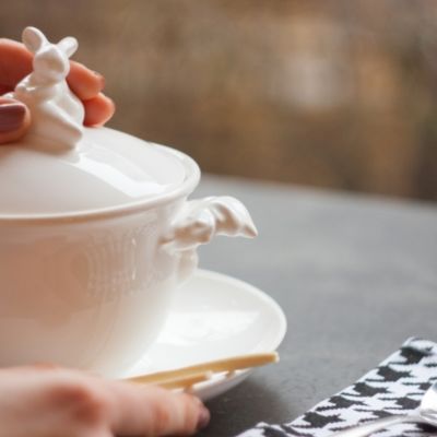 Бульонница "Кролик - Везунчик" с тарелкой, 425 мл, Белый